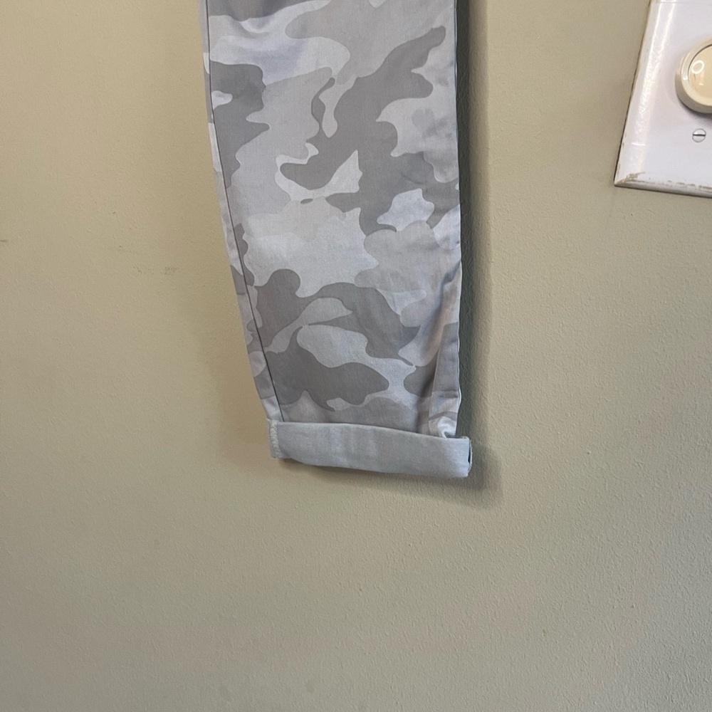 Model Off Duty Camo Pants - Picture 9 of 13